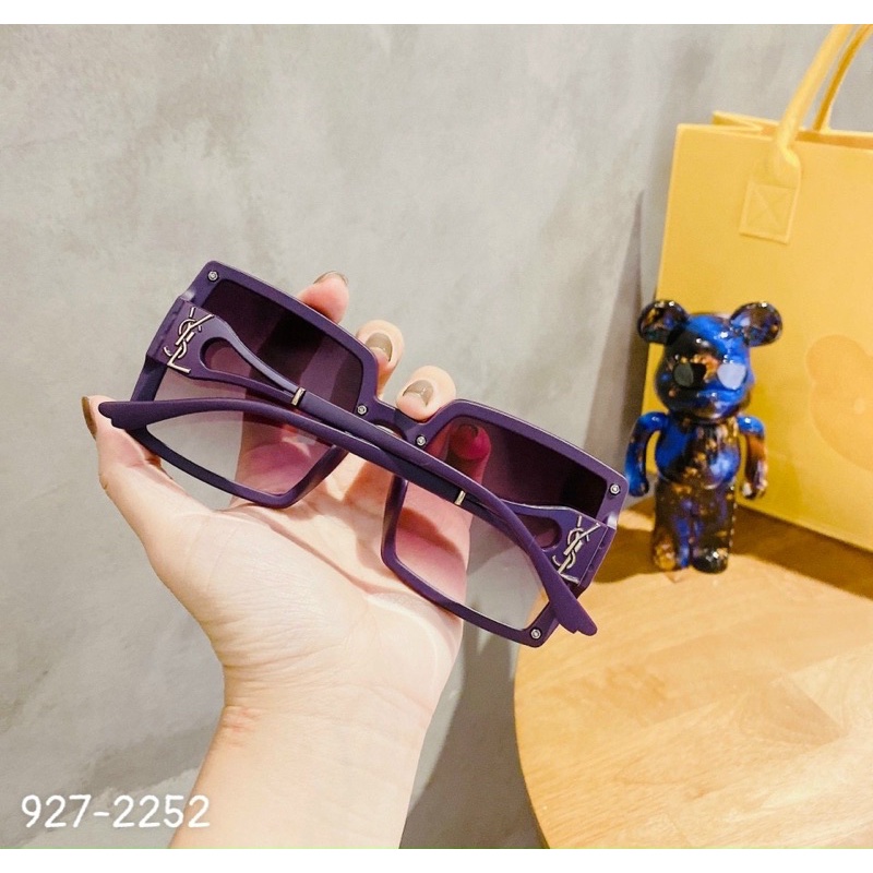 Kính Hiệu Vuông Tràn Viền Chữ YSL. Hot Trendy Mẫu Mới
