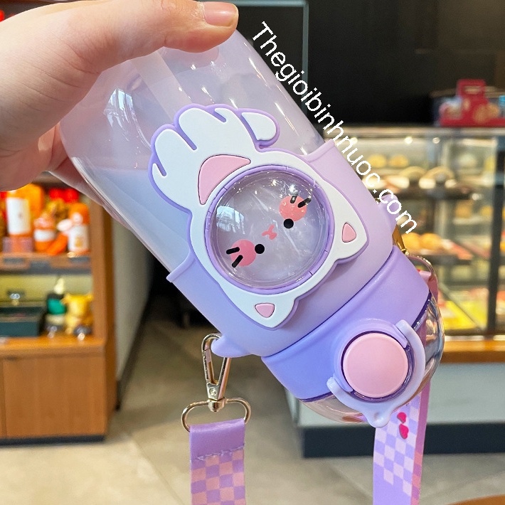 Bình nước cho em bé 700ML Tặng Kèm Dây Đeo Chéo N233