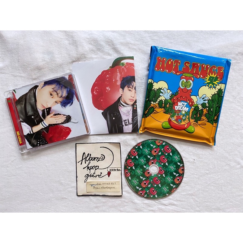 Nct Dream mini album Hot sauce đã khui seal gồm CD và Photobook
