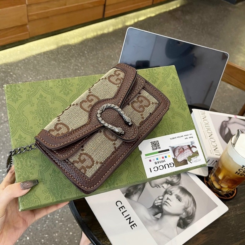 Túi đeo chéo khoá rồng hoạ tiết siêu xinh