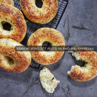 Bánh Mì Vòng Sốt Pesto Với Phô Mai Parmesan (Túi 3 cái) - Pesto Parmesan Bagels (3 Pack)