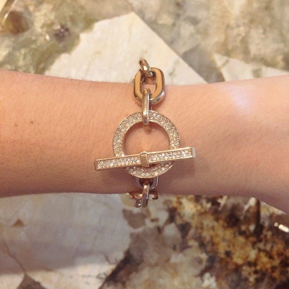 Vòng tay Micheal Kors