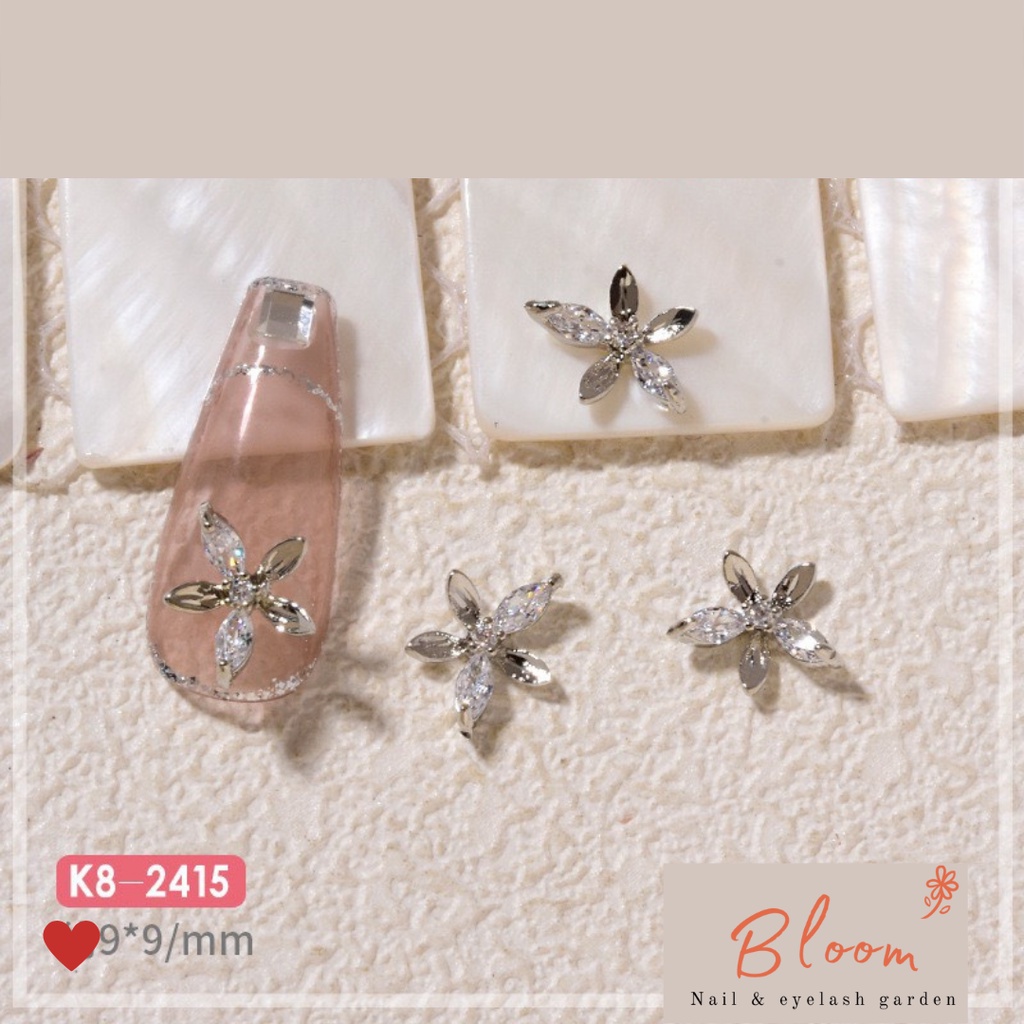 Charm nail, charm đính đá sang trọng, hot trend 2022