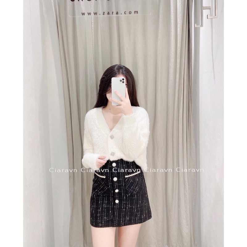 Cardigan lông thỏ cúc đá (đen/trắng)