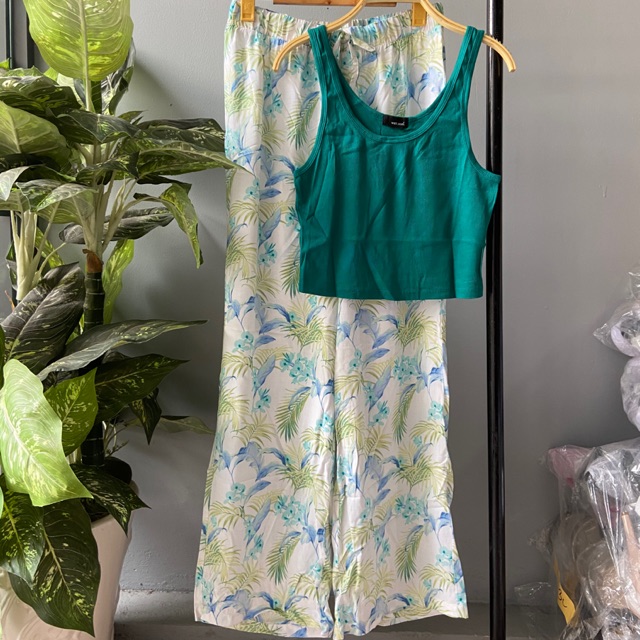 SET BỘ ÁO CROP QUẦN TOL HOA (986)
