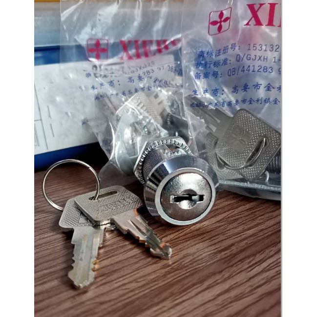 Khóa cốp tủ locker Xiehe