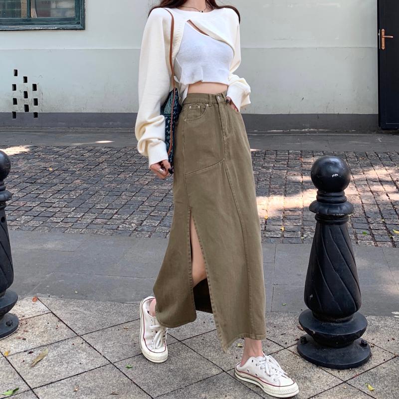 Chân váy xẻ tà Ruel Jeans màu kaki dài midi