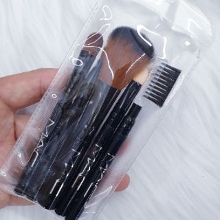 Bộ cọ trang điểm nhỏ gọn M.A.C