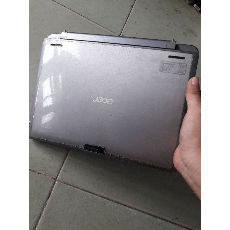 xác laptop acer 2 in 1 có thể tháo rời