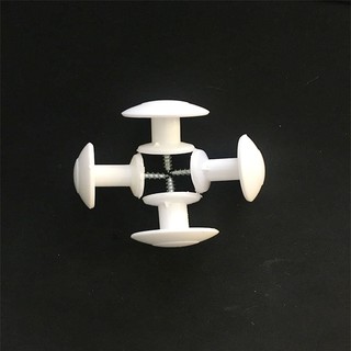 Núm vén rèm cửa