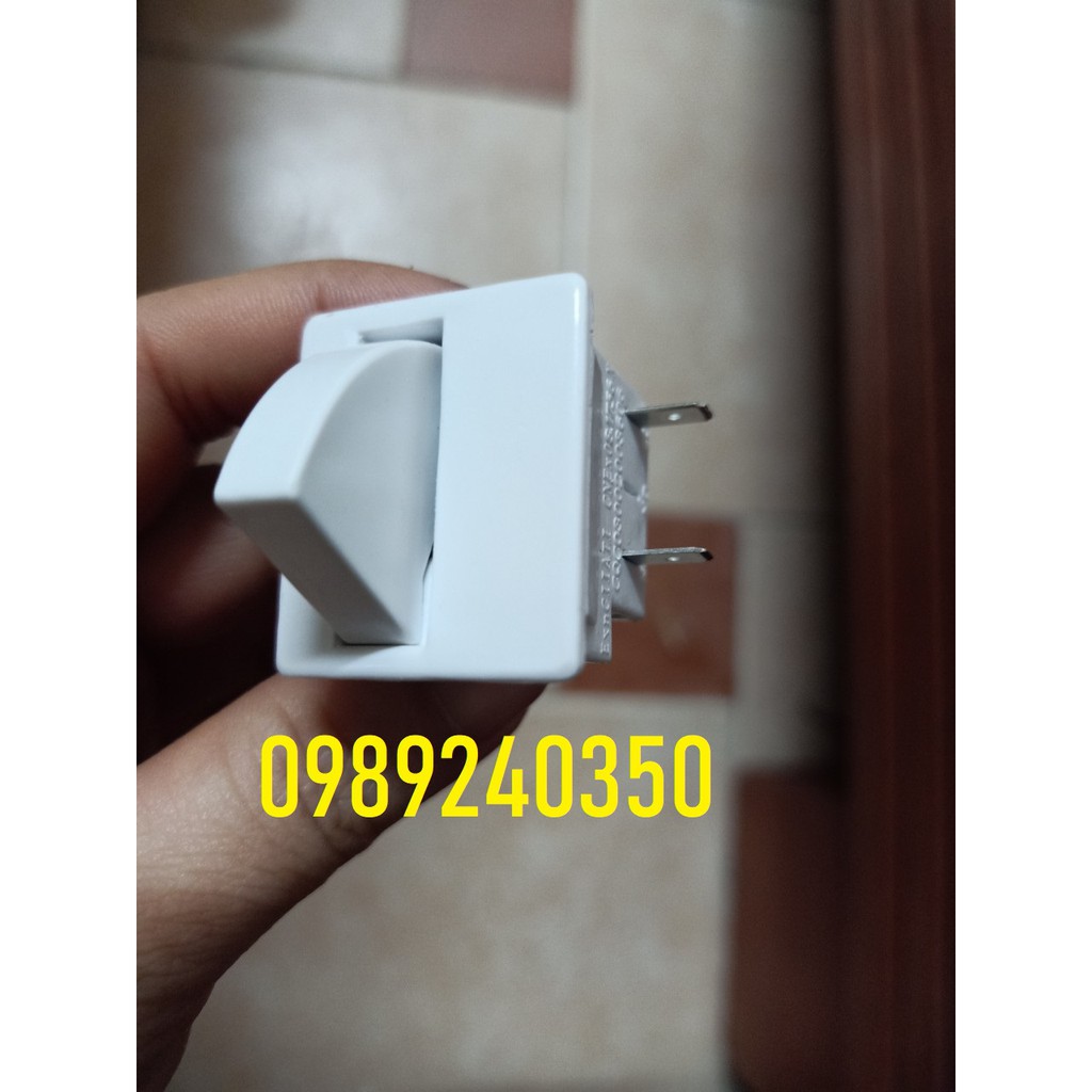 Công Tắc Đèn Cửa Tủ Lạnh 2 Chân