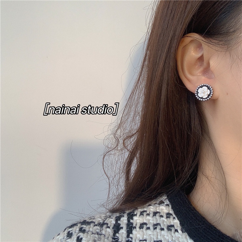 Bông Tai Hình Hoa Trà Màu Đen Phong Cách Retro 2022