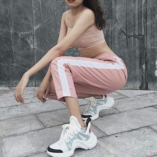 Quần jogger kaki viền chạy sọc