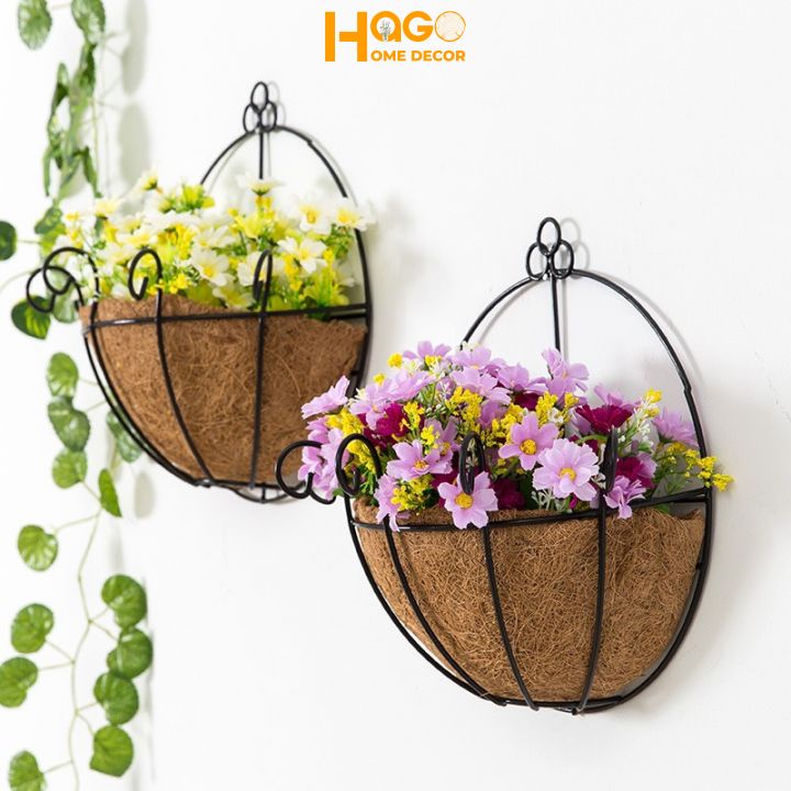Giỏ hoa treo tường hình bán nguyệt cắm sẵn nhiều mẫu hoa lá trang trí tường, ban công, mái hiên nhà..