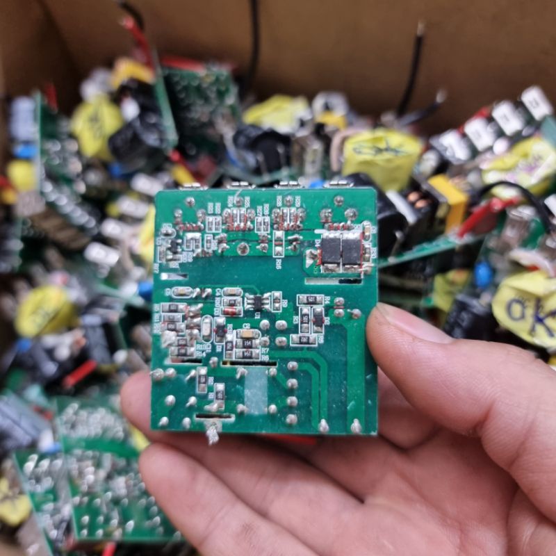Nguồn sạc không vỏ 5v/3A 4 cổng usb