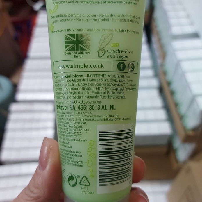 Tẩy Da Chết Simple Kind To Skin Smoothing Facial Scrub 75ml | BigBuy360 - bigbuy360.vn