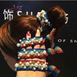 Cột tóc ngọc
