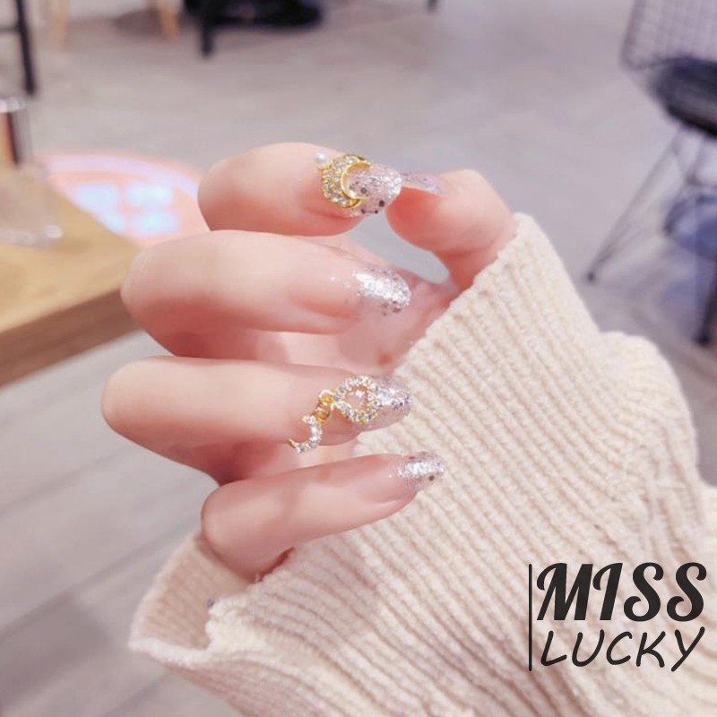Móng tay giả long lanh dễ thương đính ngọc trai giả cho nữ