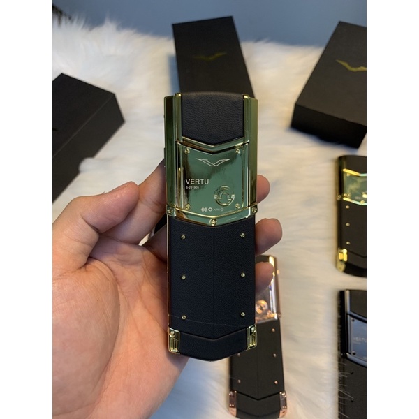 Điện thoại VTU K8 da- đen vàng- 2 sim 2 sóng