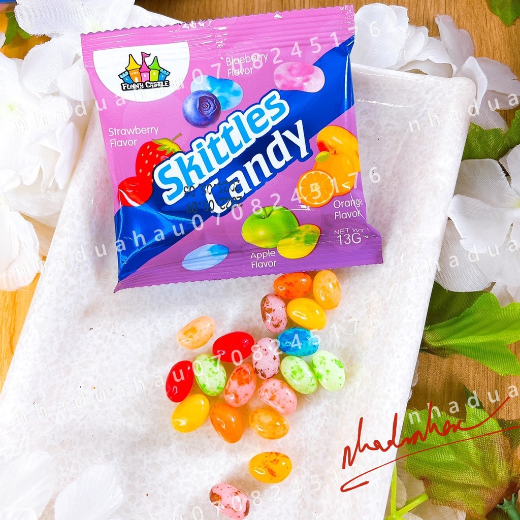 Một gói kẹo nhai mềm vị trái cây hình vỏ trứng Skittles Hongkong cho bé gói 14gam