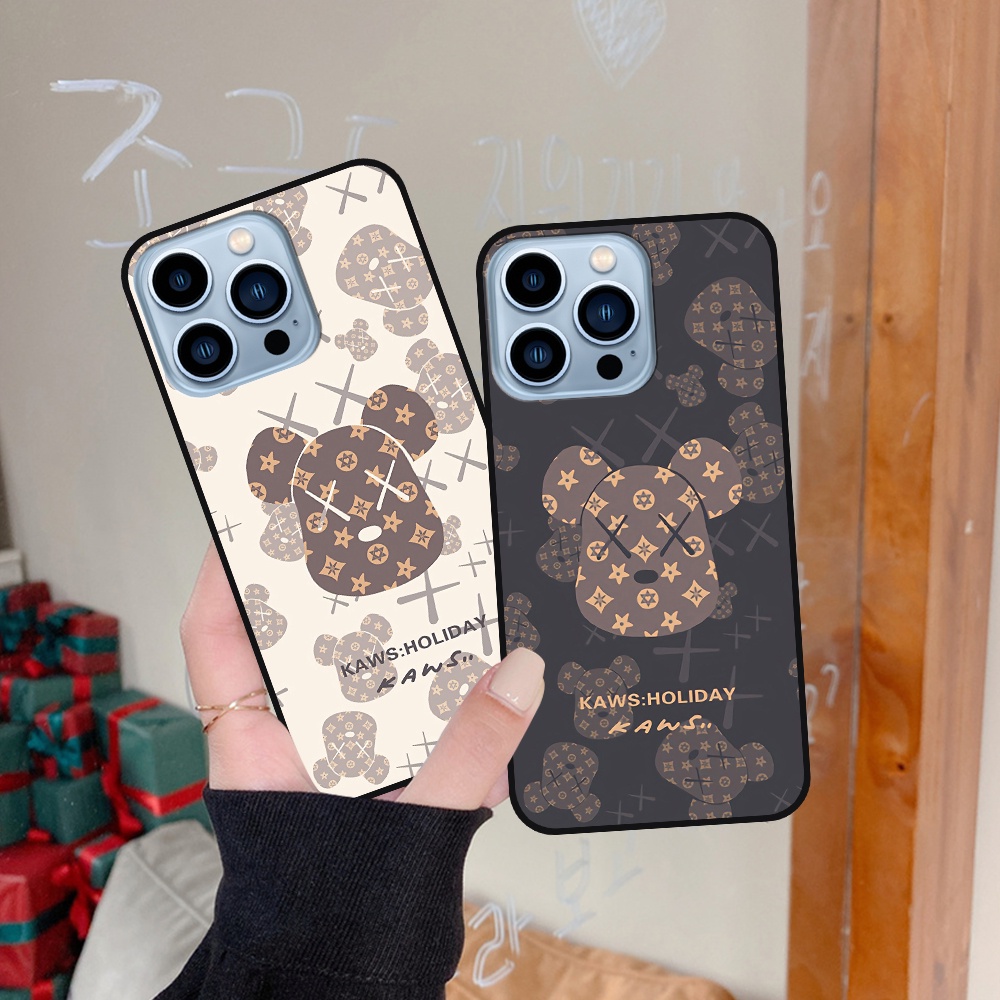 Ốp I.p.h.o.n.e 13 13 Pro 13 Pro Max 13 Mini in hình họa tiết Mountain, Be@rbrick dễ thương (T13 - T18)