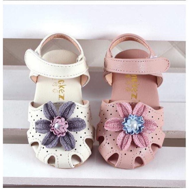 Sandal Tập Đi Cho Bé Đế Cao Su Cao Cấp Hai Màu Hồng Kem