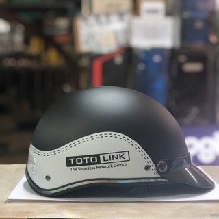 Nón bảo hiểm cực đẹp - quà tặng của các hãng điện tử