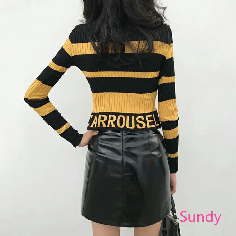 Set áo sweater dệt kim kẻ sọc trắng đen phối quần dài lưng cao ôm dáng sành điệu cho nữ