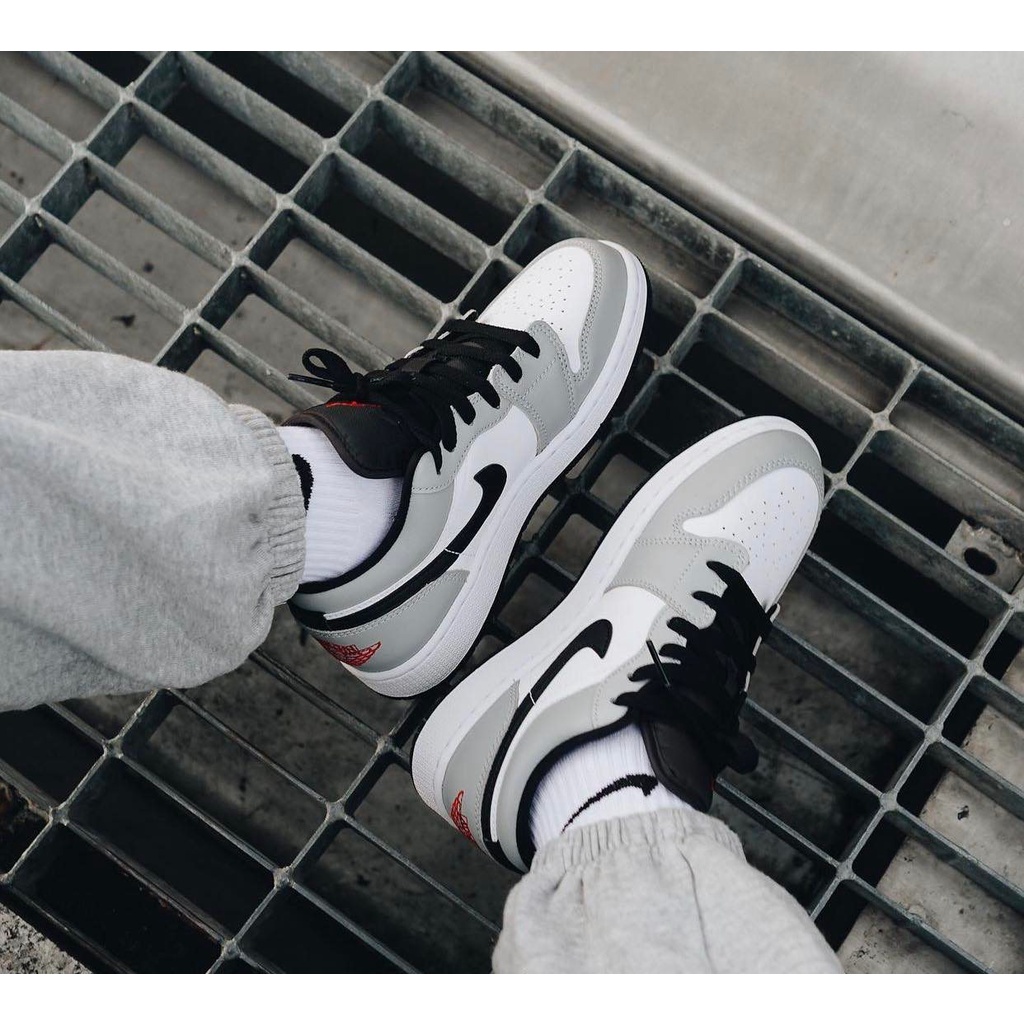 Giày jordan cổ thấp panda paris grey đế xanh smoke grey, Giày jordan 1 xám, đen trắng, đế xanh bản đẹp full box bill | BigBuy360 - bigbuy360.vn
