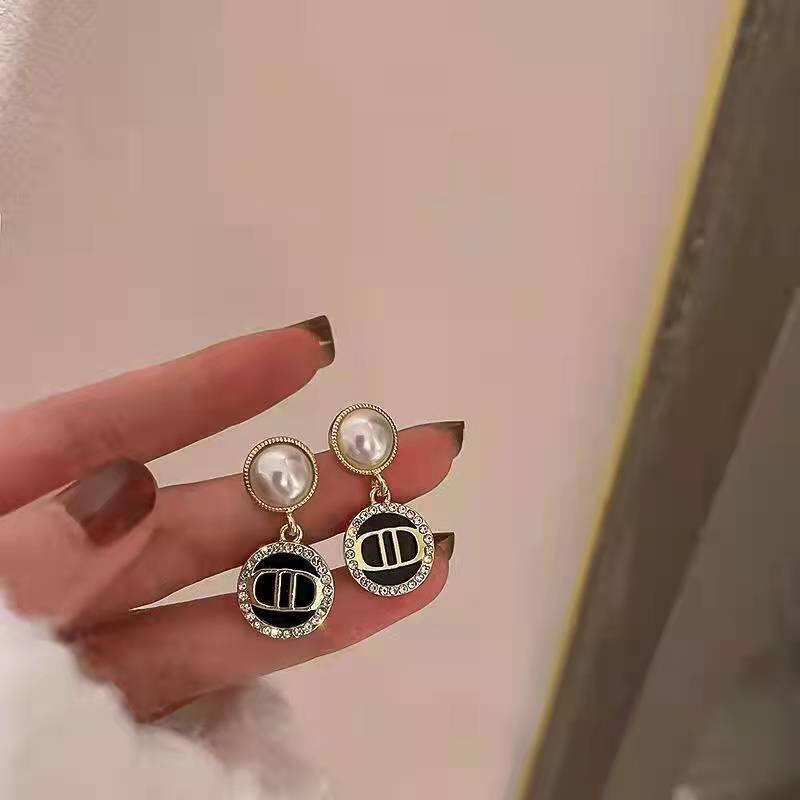 Khuyên tai nữ đính hạt kèm mặt chữ viền đá sang trọng H24