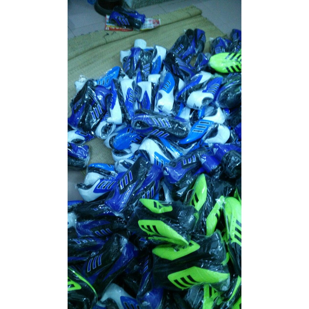 GIÀY BÓNG ĐÁ CT3 - PHỦI