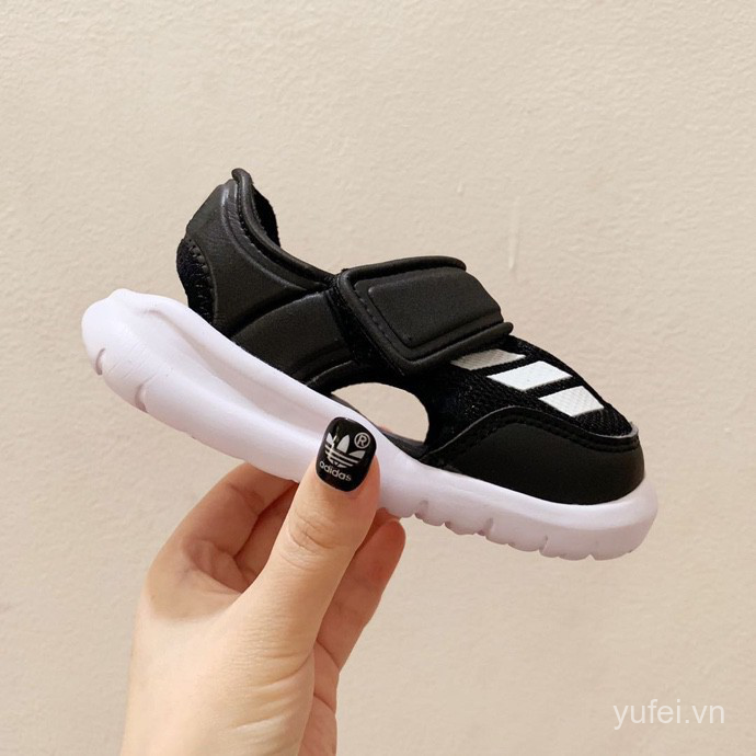 Giày Xăng Đan Adidas Kiểu Dáng Năng Động Cho Bé Ti1T