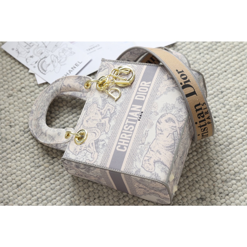 Túi Xách Di.or Hoa Hậu Size 24cm Màu Ghi