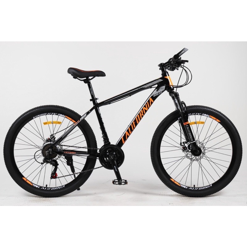 Xe đạp thể thao California 200CC nhập khẩu chính hãng cao cấp.Khung hợp kim nhôm không mối hàn.Bộ chuyển động Shimano.