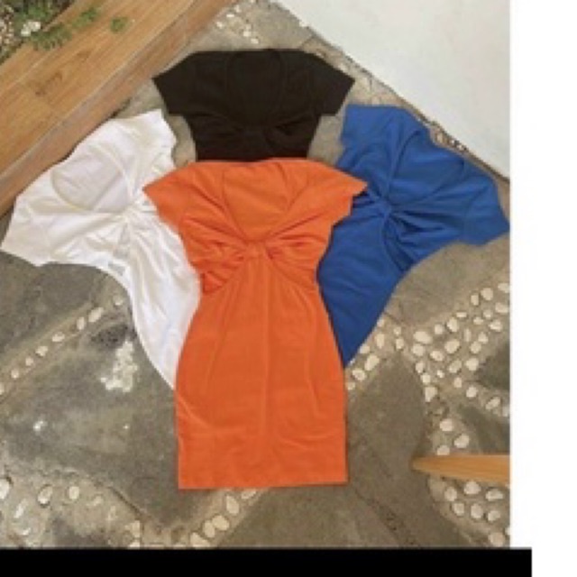 Đầm body khoét eo, Đầm Ôm Body Khoét Eo Chất Dày Dặn Cá Tính nhiều màu☘️☘️☘️ alohashop91