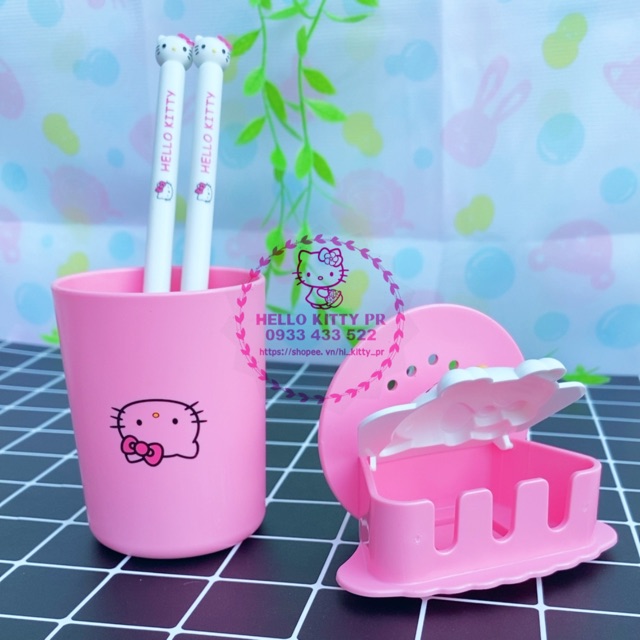 Giá treo bàn chải kèm ly và dụng cụ lấy kem tự động Hello Kitty