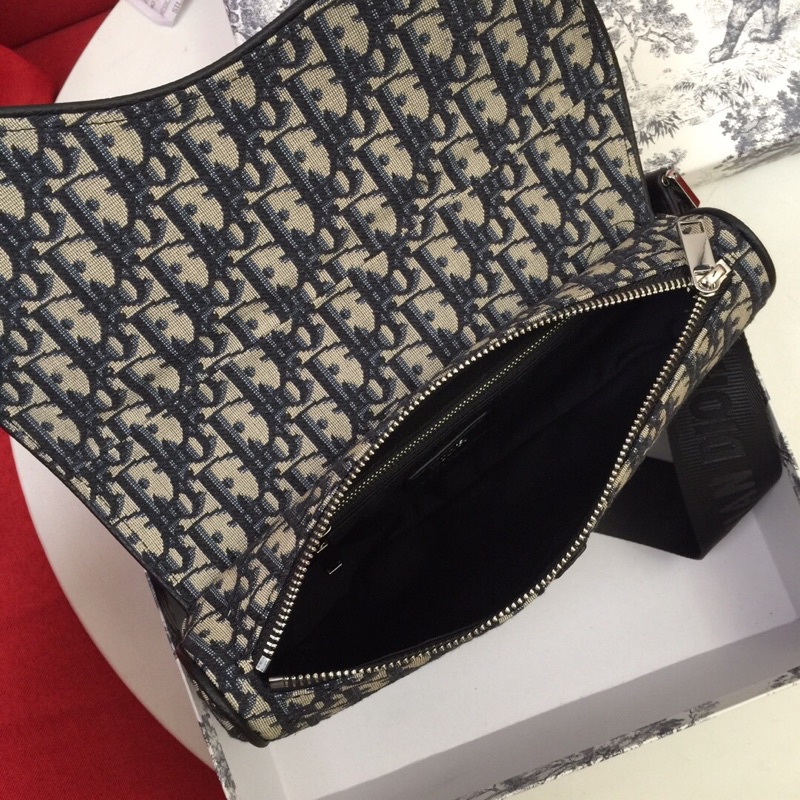 Túi yên ngựa đeo chéo vải canvas in hoạ tiết chữ nam nữ đều dùng được dior CD