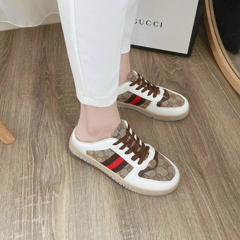 Giày sục thể thao dễ phối đồ mang êm chân