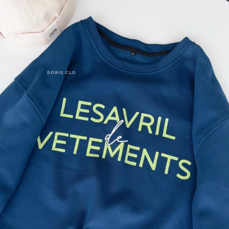 Áo Sweater in Chữ LESAVRIL Nam Nữ Form Rộng, Áo Tay Bồng Dài Unisex Chất Nỉ Bông Dày Mềm Mịn