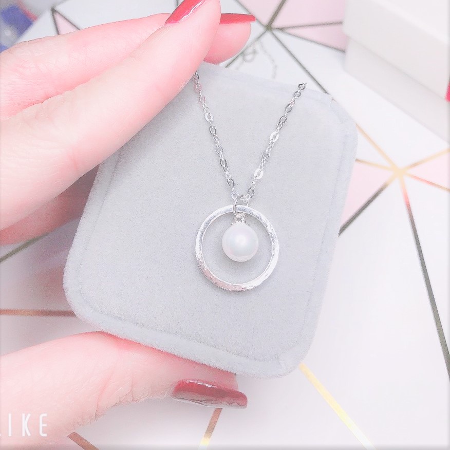 Dây chuyền bạc nữ Evasilver mặt vòng tròn đính ngọc trai bên trong, Vòng cổ chất liệu bạc ta sang trọng