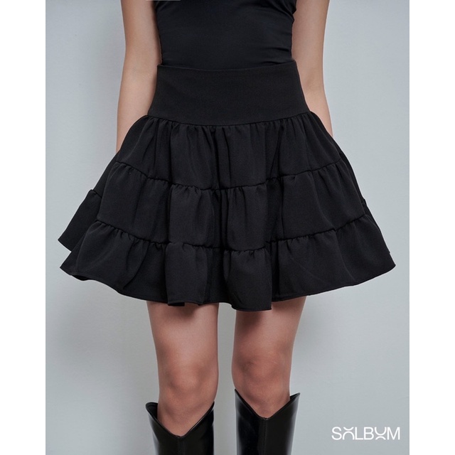 SOLBOM - chân váy đen ngắn xếp tầng MIA SKIRT