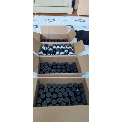 Tinh dầu tràm dành cho da mụn The Body Shop Tea Tree Oil