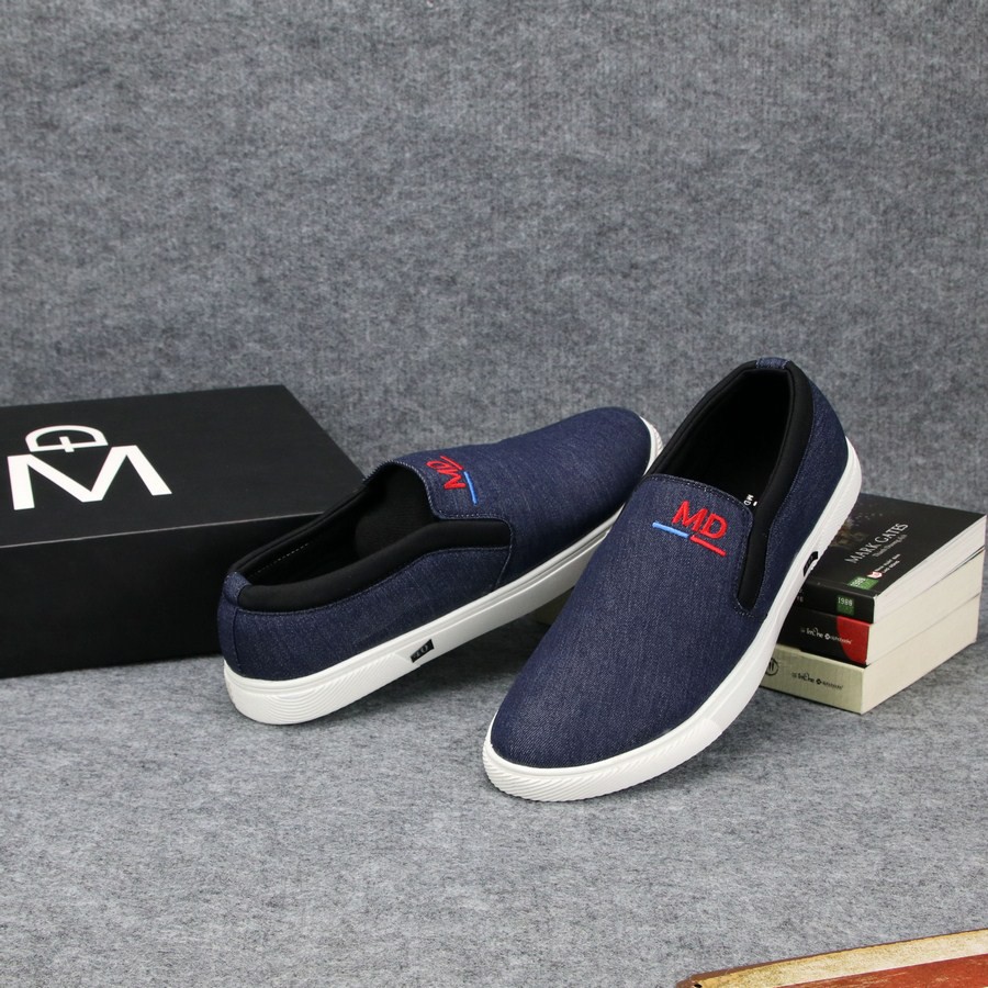 Giày lười vải nam thân xanh đen thêu chữ đế trắng TS363 Tronshop | BigBuy360 - bigbuy360.vn