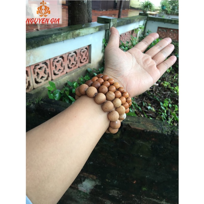 Vòng tay nam phong thủy Gỗ Ngọc Am thơm ngọt ngào mang lại may mắn bình an
