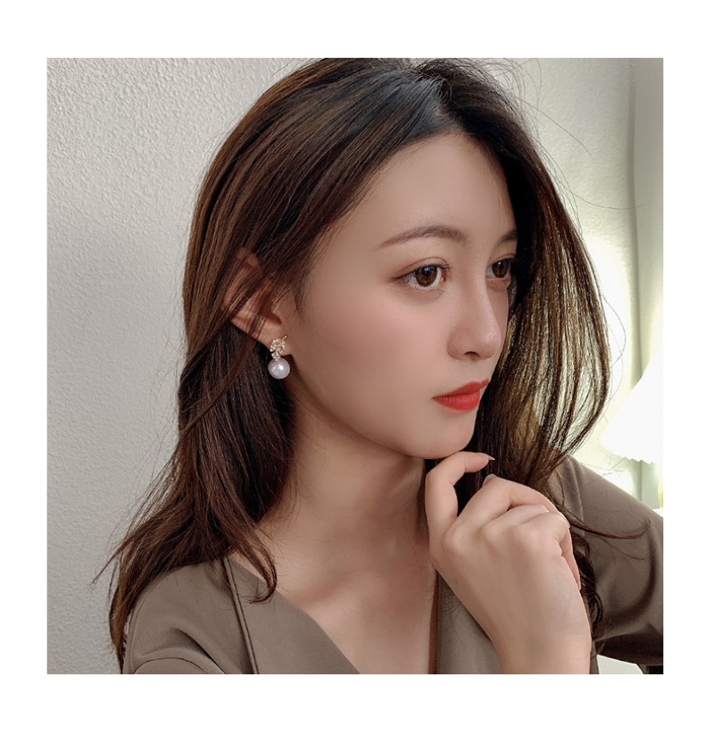 Khuyên tai hình lá đính ngọc trai nhân tạo thời trang