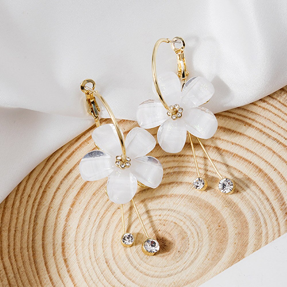 Hoa tai dáng dài mặt hình hoa bằng Acrylic màu sắc vàng cho nữ