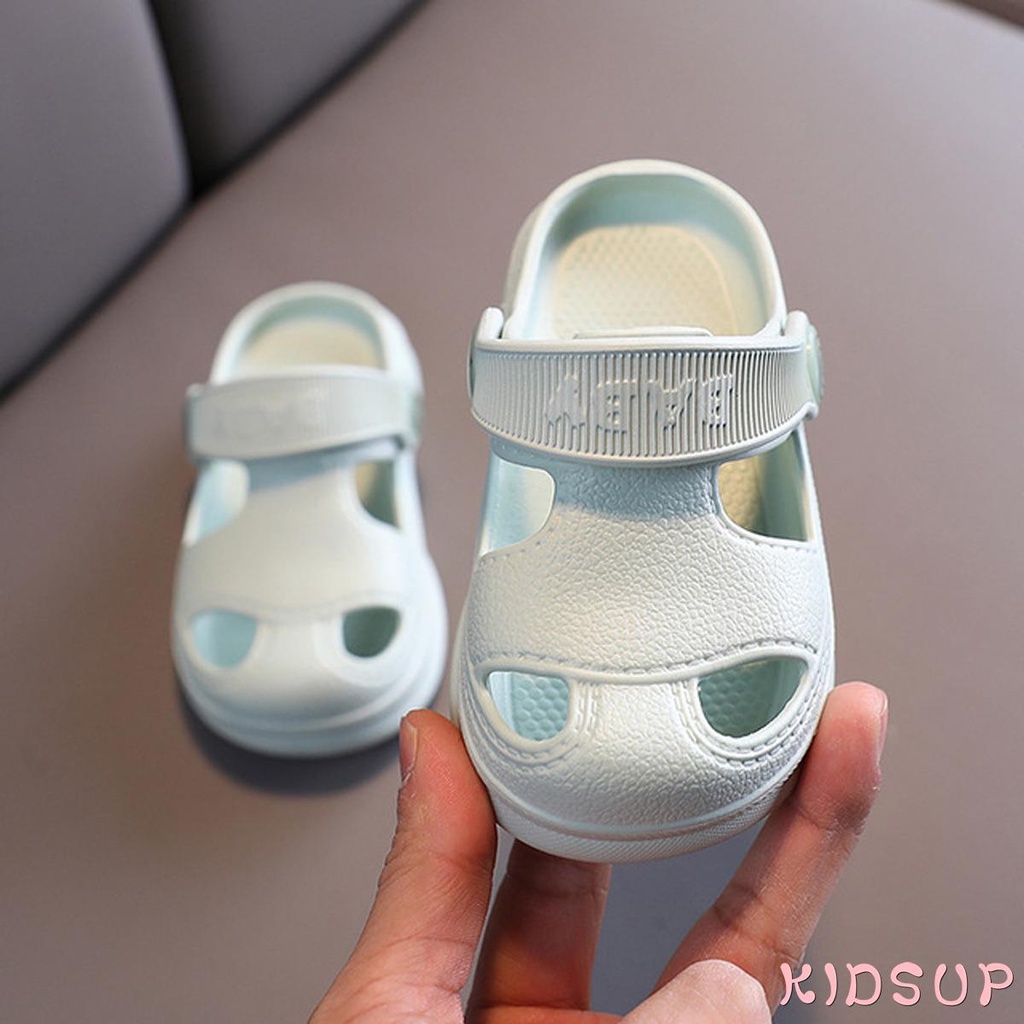Giày Sandal Đi Biển Chống Trượt Dễ Thương Cho Bé