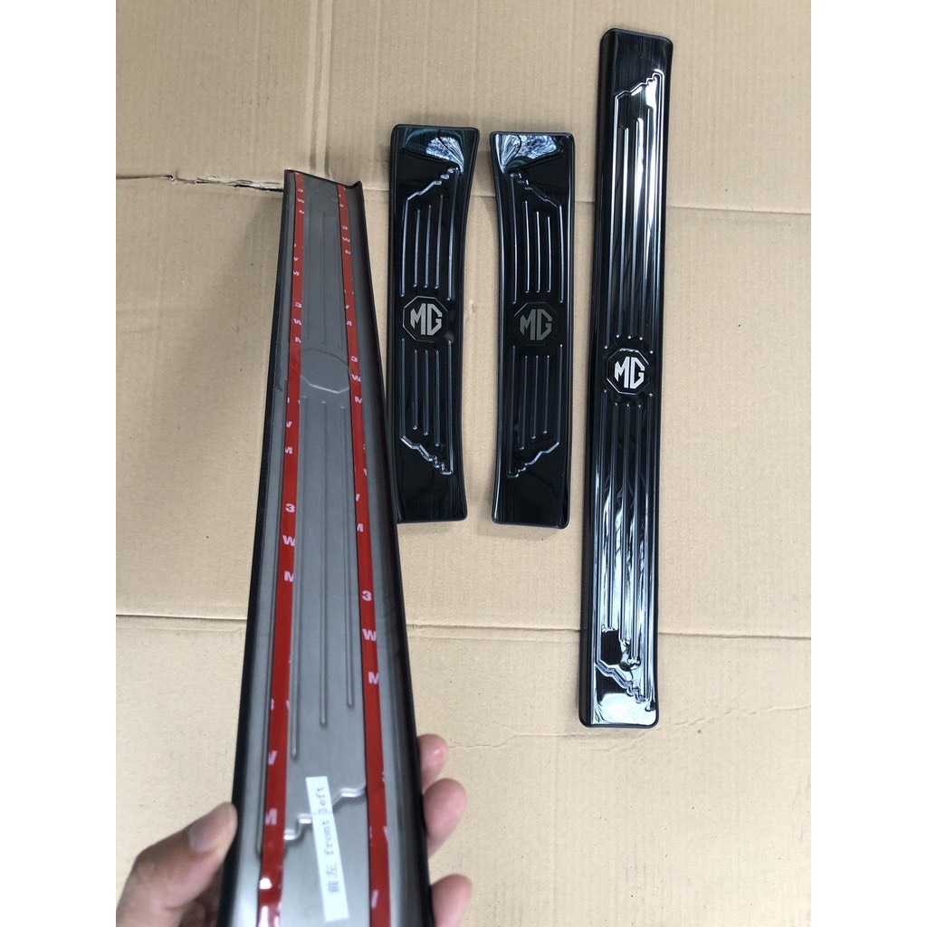 Ốp bậc cửa xe, nẹp cửa xe MG ZS , MG HS bản 2021 2022 Mẫu Titan + tặng keo trợ dính trang trí chống xước bậc cửa