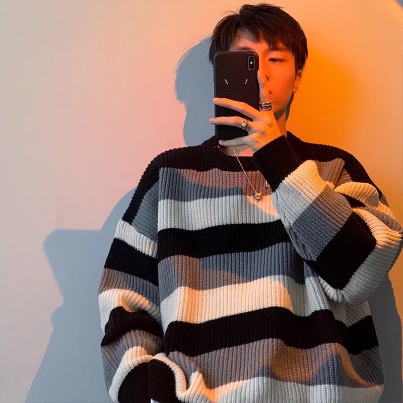 Áo sweater cổ tròn dáng rộng kẻ sọc màu sắc thời trang thu đông cho nam
