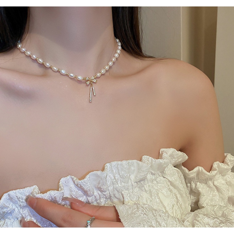 Vòng cổ Mặt Hình Nơ Đính Ngọc Trai Phong Cách Thời Trang 2022